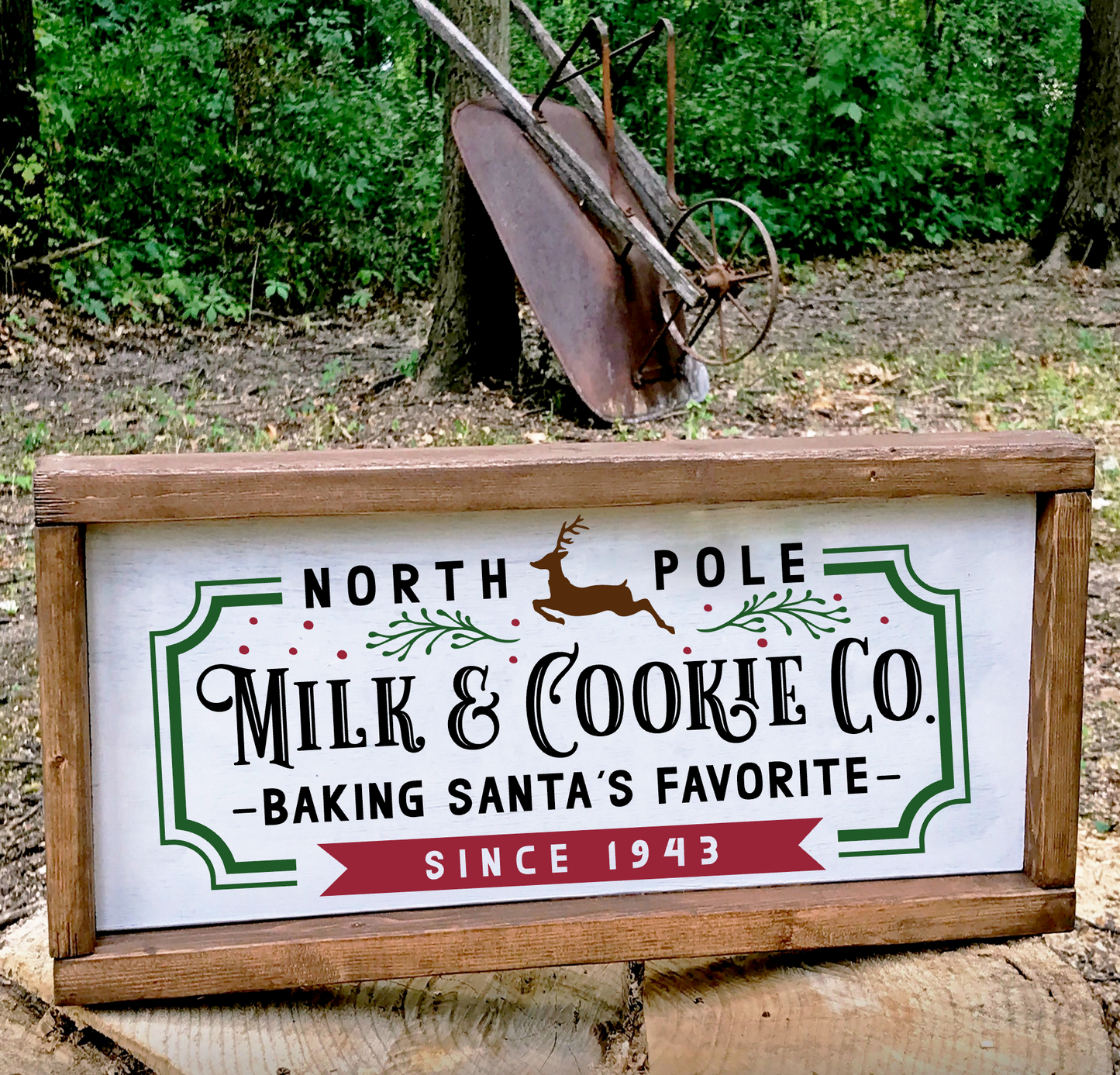 Paint Your Own Christmas-Themed Sign: A Festive DIY Workshop