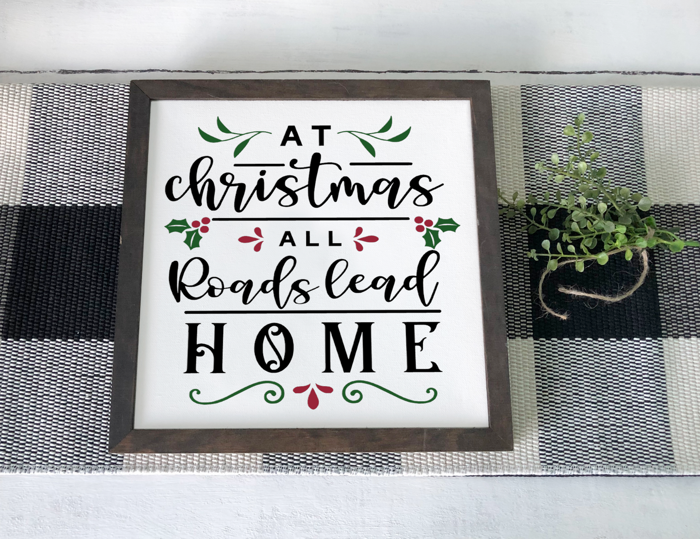 Paint Your Own Christmas-Themed Sign: A Festive DIY Workshop
