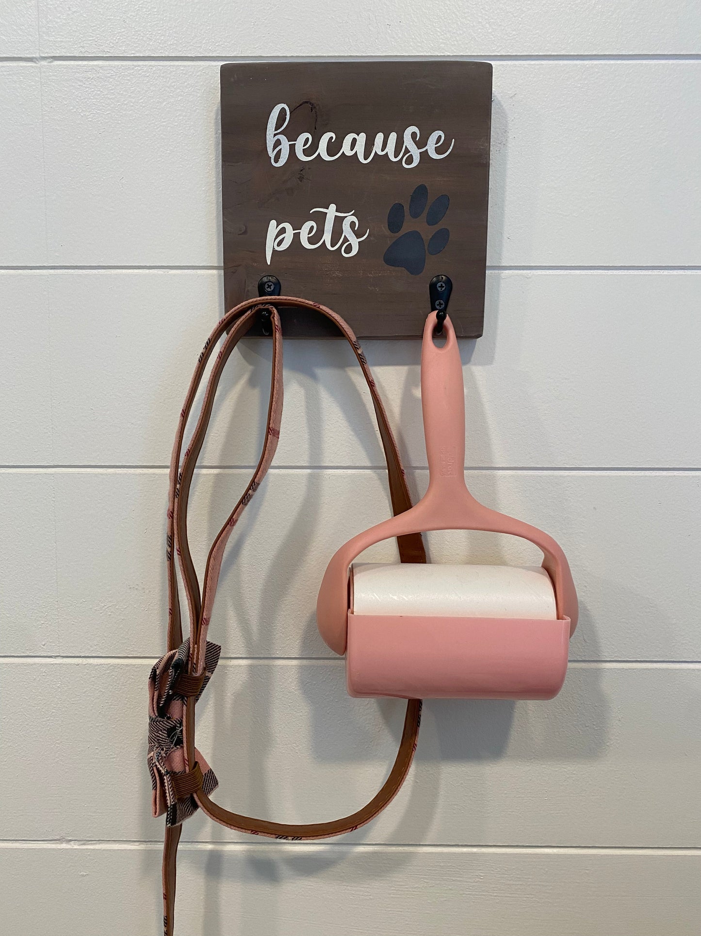 Lint Roller Hanger for Pet Owners